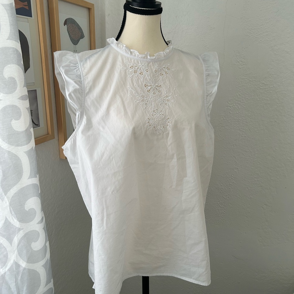 Simon's Contemporaine White Embroidered Ruffle Sleeve Top Size Large